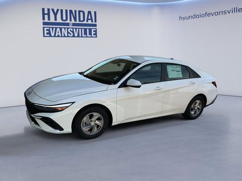 New 2026 Hyundai Elantra SE FWD image 8