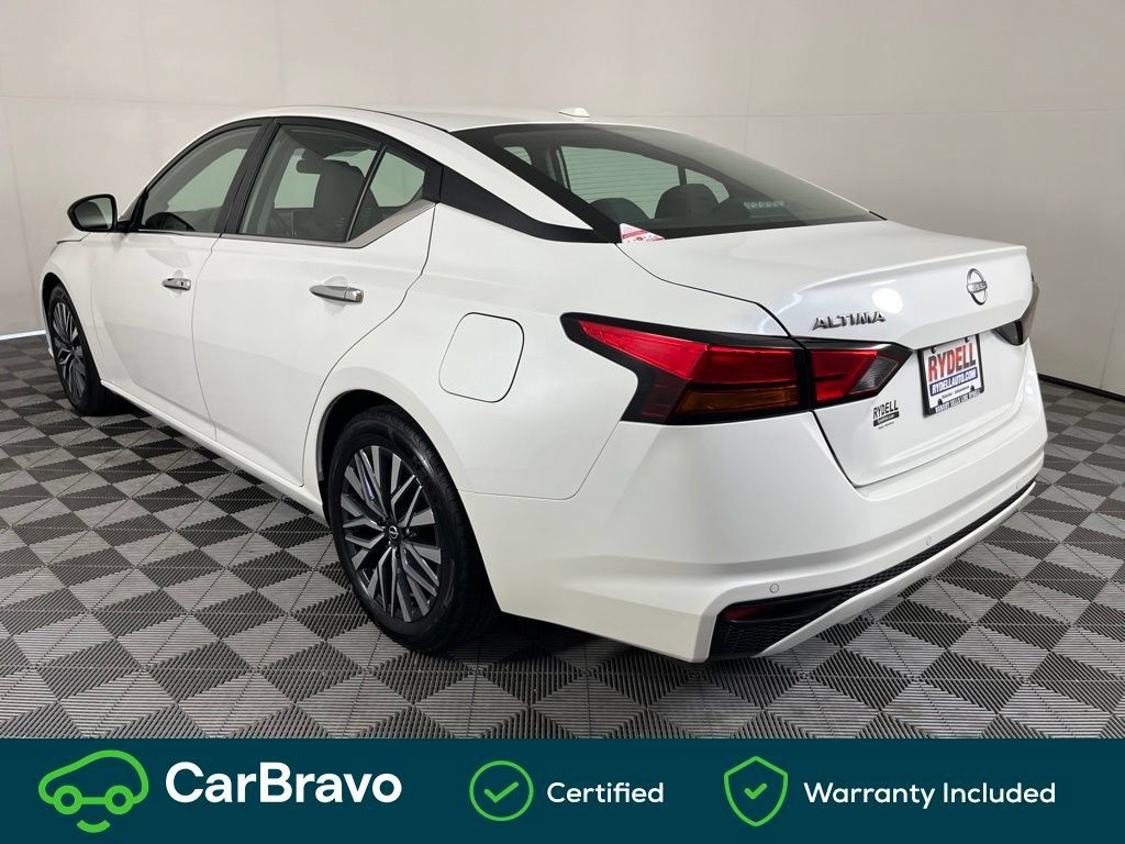Used 2024 Nissan Altima 2.5 SV FWD image 9