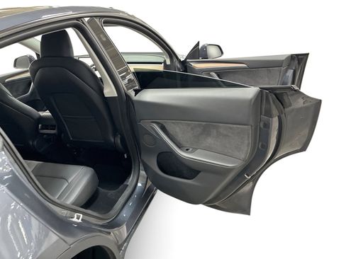 Certified 2023 Tesla Model Y Long Range AWD/4WD image 12