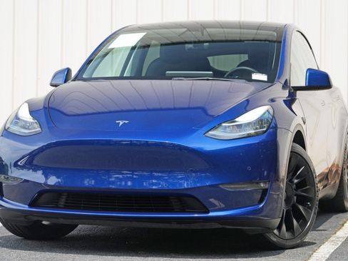 Used 2021 Tesla Model Y Long Range AWD/4WD image 3