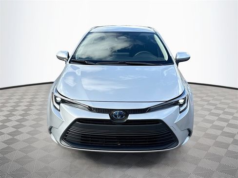 Used 2024 Toyota Corolla LE image 2