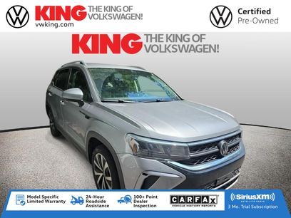 Certified 2022 Volkswagen Taos SE w/ Panoramic Sunroof Package