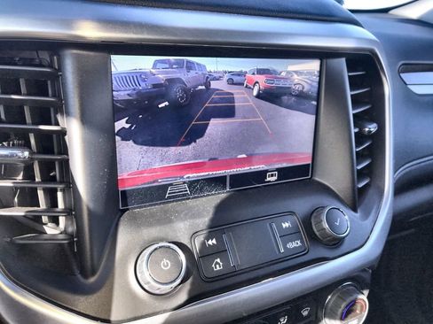 Used 2023 GMC Acadia SLE w/ Driver Convenience Package image 17