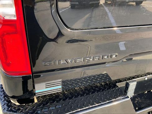 Used 2023 Chevrolet Silverado 1500 LT Trail Boss w/ LT Trail Boss Premium Package AWD/4WD image 31