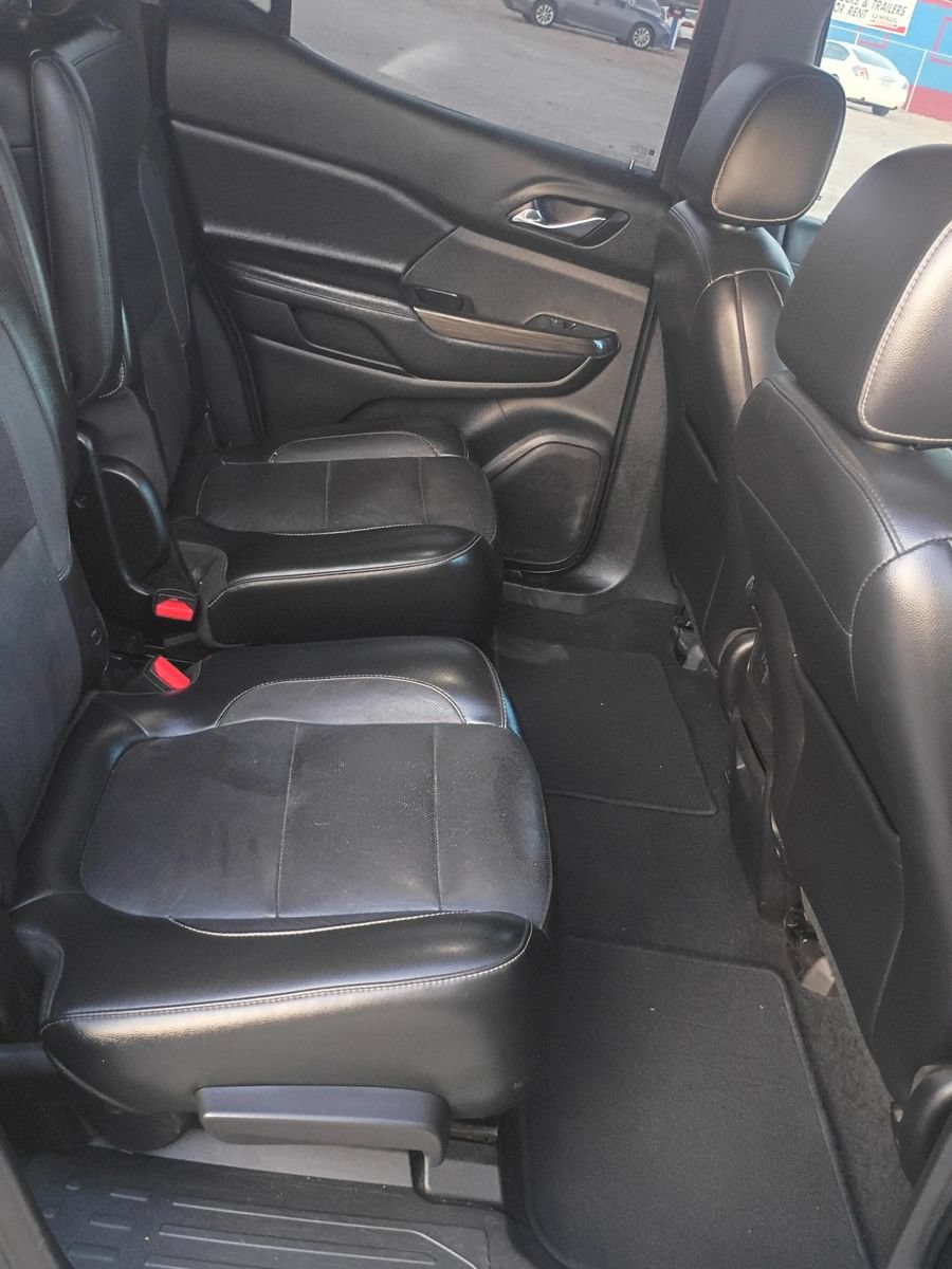 Used 2019 GMC Acadia SLT FWD image 11