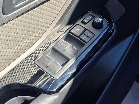 Used 2020 Toyota C-HR Limited image 29