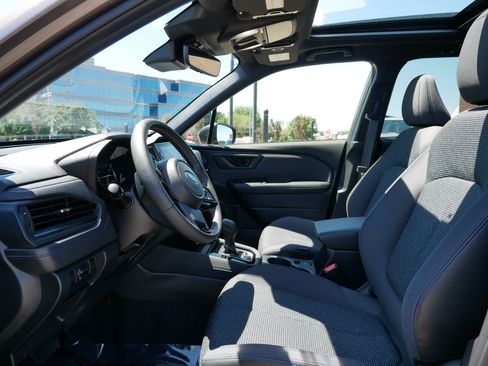 Certified 2025 Subaru Forester Premium AWD/4WD image 31