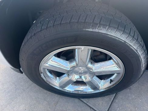Used 2014 Chevrolet Tahoe LTZ RWD image 11