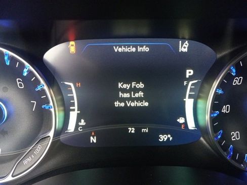 New 2025 Chrysler Pacifica Select image 32