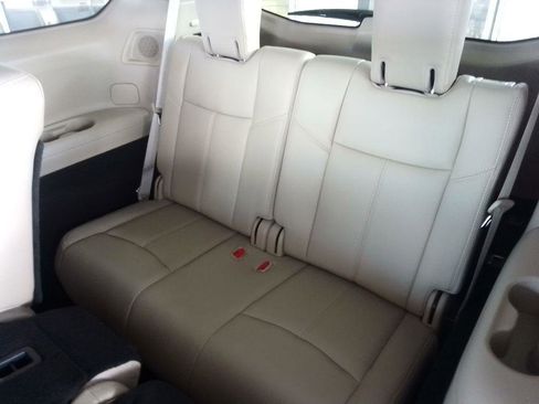 Used 2019 Nissan Pathfinder SL w/ SL Premium Package FWD image 18