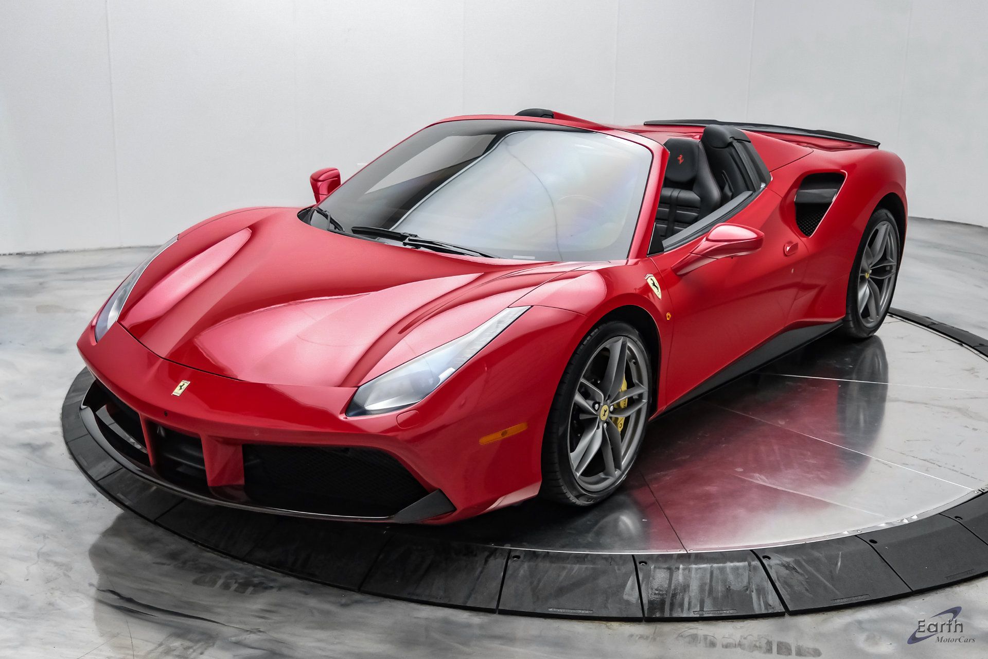 Used 2018 Ferrari 488 Spider RWD image 8
