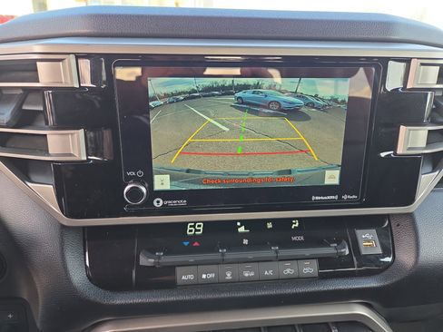 Used 2022 Toyota Tundra SR5 w/ SR5 Convenience Package image 23