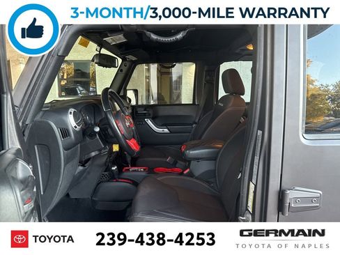 Used 2018 Jeep Wrangler Unlimited Sahara w/ Connectivity Group image 13