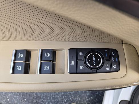 Used 2018 Genesis G80 3.8 w/ Option Group 03 RWD image 17