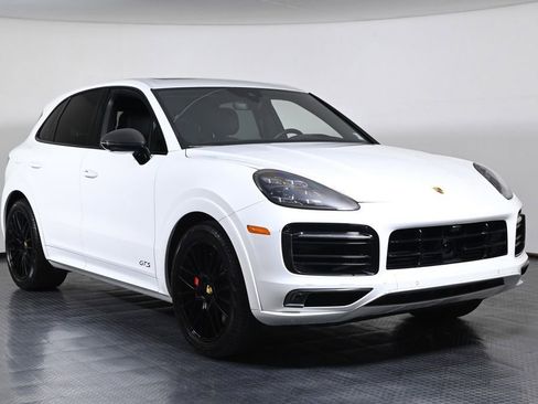 Certified 2023 Porsche Cayenne GTS AWD/4WD image 9