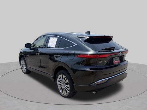 Used 2022 Toyota Venza XLE AWD/4WD image 6