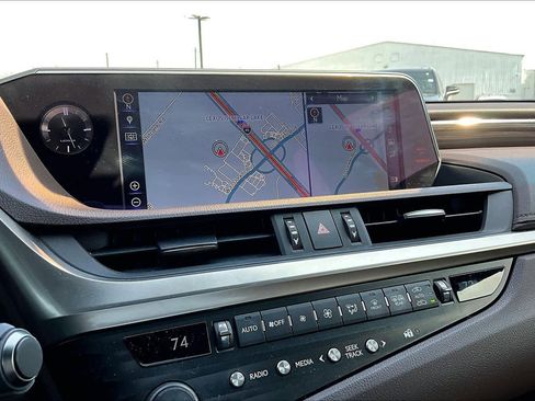 Used 2019 Lexus ES 350 Luxury w/ Accessory Package 2 image 34