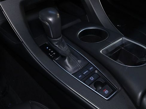 Used 2021 Toyota Avalon XLE image 29