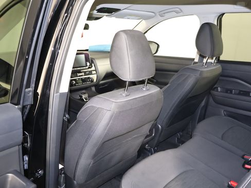 Used 2025 Nissan Pathfinder SV image 48