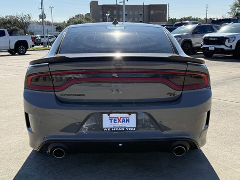 Used 2023 Dodge Charger R/T w/ Blacktop Package image 6