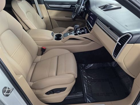 Used 2022 Porsche Cayenne Coupe image 31