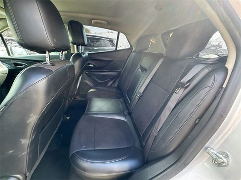 Used 2021 Buick Encore Preferred image 22