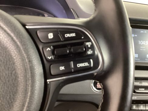 Used 2018 Kia Niro EX image 22