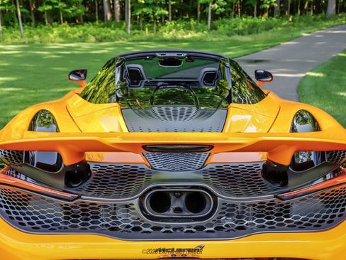 Used 2026 McLaren 750S Spider RWD image 37