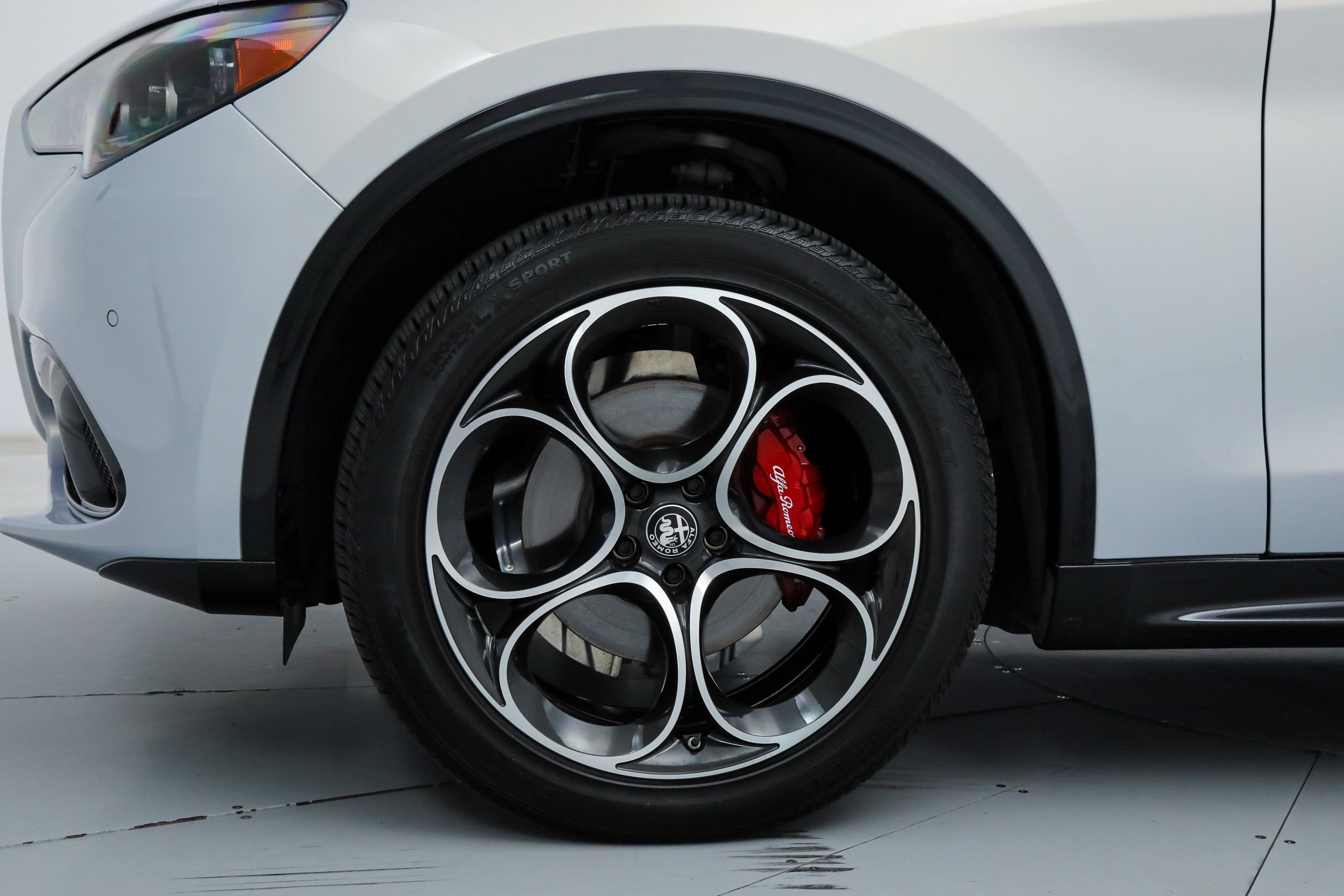 New 2025 Alfa Romeo Stelvio Sprint w/ Veloce Package AWD/4WD image 17