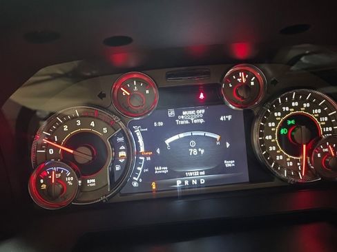 Used 2018 RAM 3500 Laramie Longhorn image 11