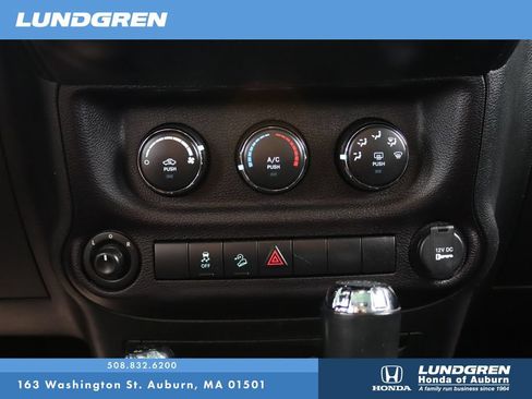 Used 2018 Jeep Wrangler Unlimited Sport S AWD/4WD image 22