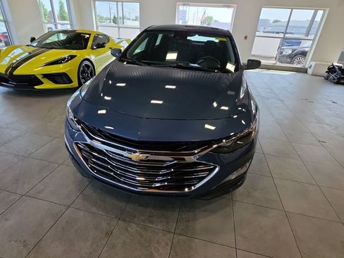 Used 2024 Chevrolet Malibu LT FWD image 2