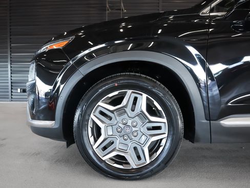 Used 2023 Hyundai Santa Fe Limited image 4