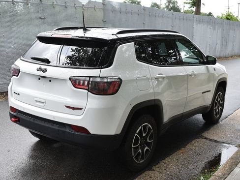 Used 2025 Jeep Compass Trailhawk AWD/4WD image 5