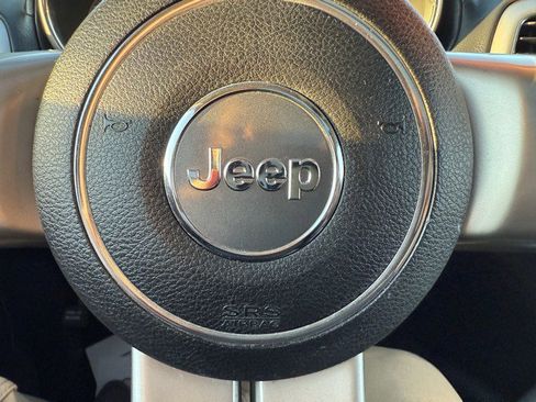 Used 2013 Jeep Grand Cherokee Overland w/ Advance Technology Group image 23