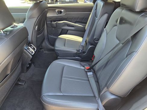 Used 2023 Kia Sorento SX AWD/4WD image 12