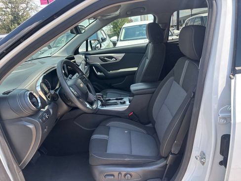 Used 2025 Chevrolet Blazer LT FWD image 27