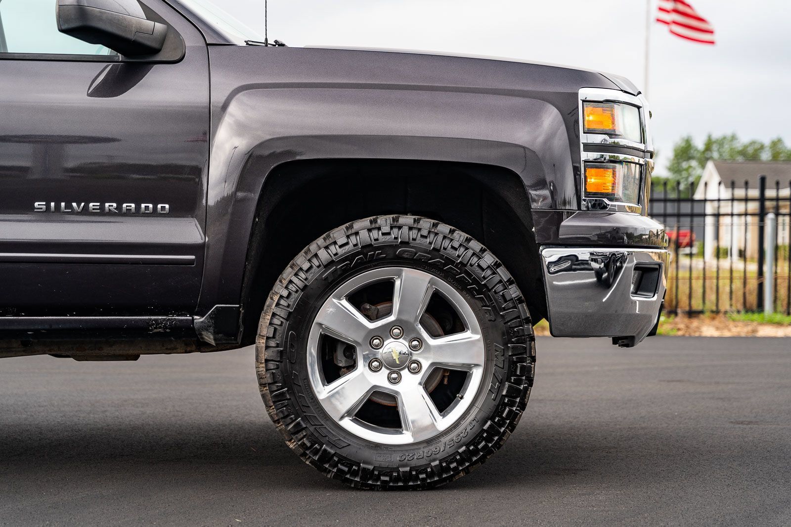 Used 2015 Chevrolet Silverado 1500 LT w/ LT Convenience Package AWD/4WD image 9