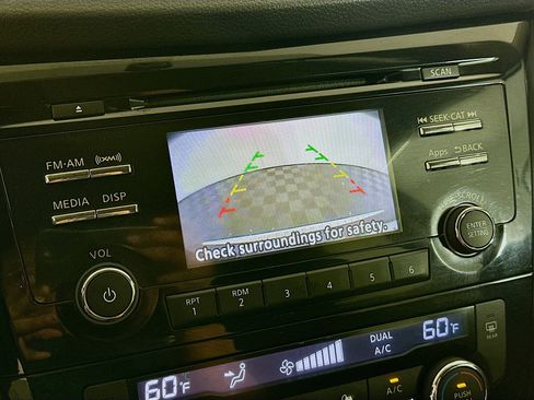 Used 2015 Nissan Rogue SV w/ SV Family Package FWD image 21