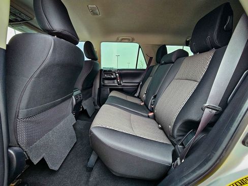 Used 2015 Toyota 4Runner Limited image 31