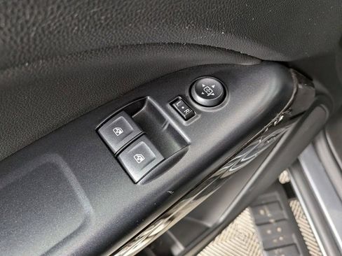 Used 2020 GMC Canyon SLE w/ Driver Alert Package image 11