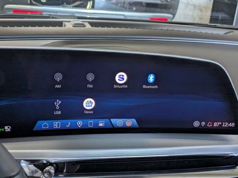 Used 2024 Cadillac Lyriq Luxury AWD/4WD image 23
