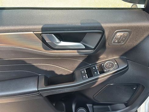 Certified 2022 Ford Escape Titanium AWD/4WD image 14