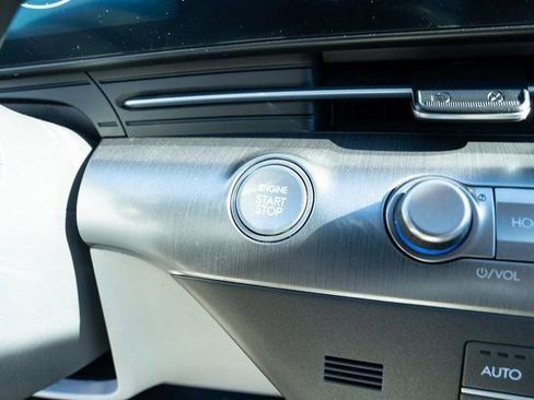 Used 2024 Hyundai Kona SEL image 21