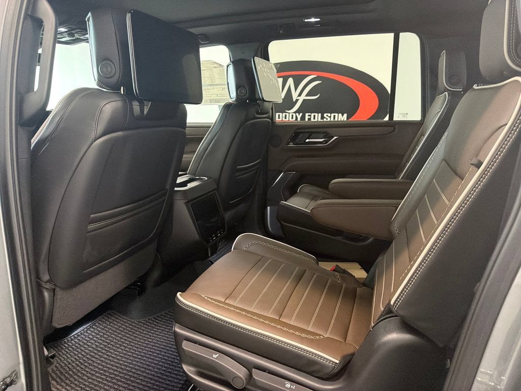 New 2026 GMC Yukon XL Denali Ultimate AWD/4WD image 16