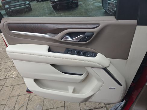 Used 2021 GMC Yukon XL Denali w/ LPO, Illumination Package image 10