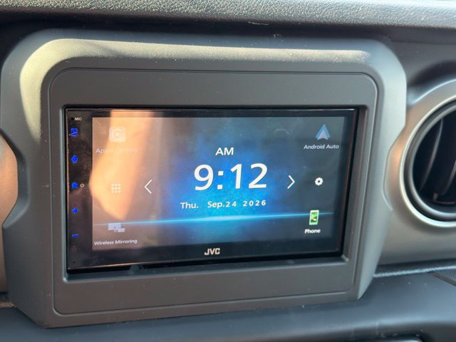 Used 2018 Jeep Wrangler Sport AWD/4WD image 18