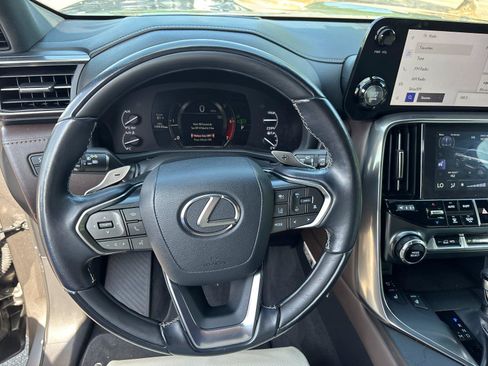 Used 2023 Lexus LX 600 4WD w/ Appearance Package image 18