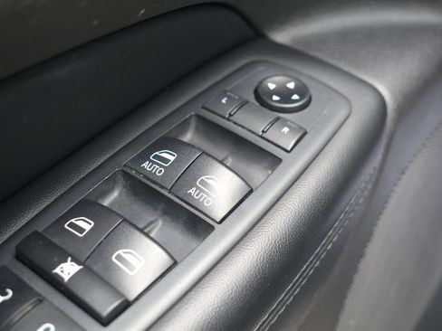 Used 2020 Jeep Grand Cherokee Laredo AWD/4WD image 8