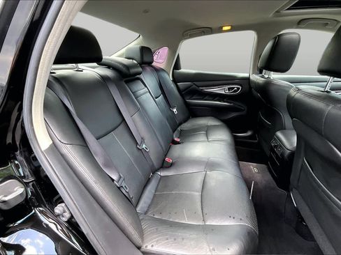 Used 2011 INFINITI M37 w/ Premium Pkg RWD image 19
